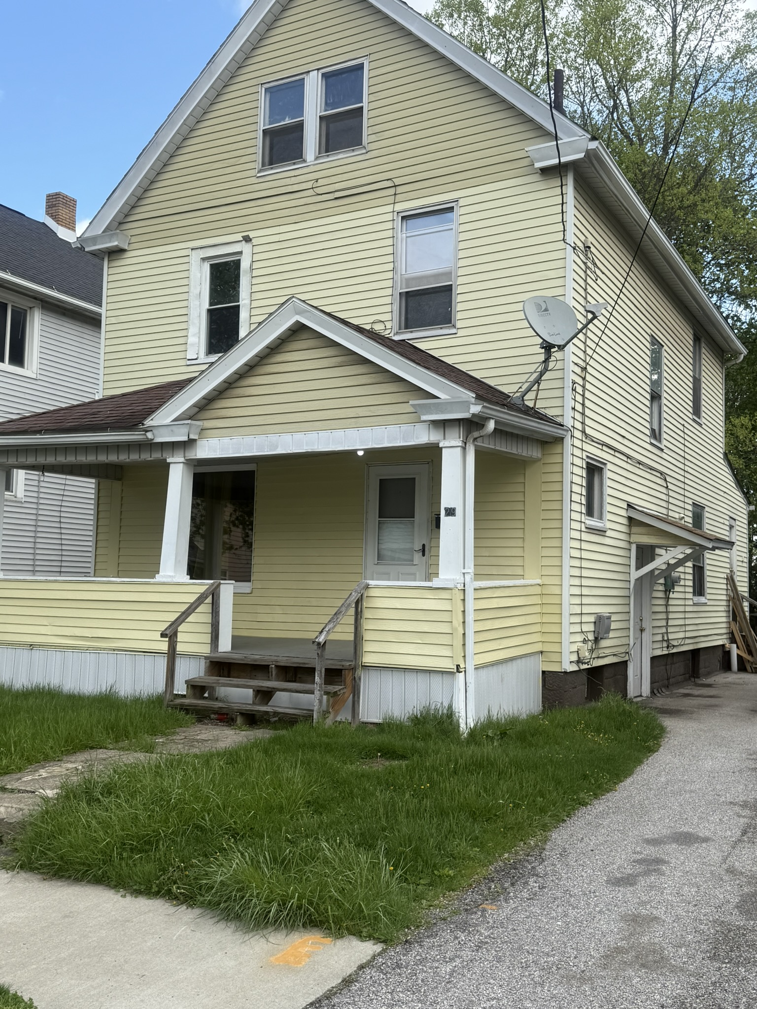 29 N. Whitney Ave